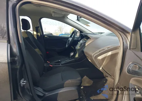 2017 Ford Focus S z USA, uszkodzony, nr VIN 1FADP3E20HL276123